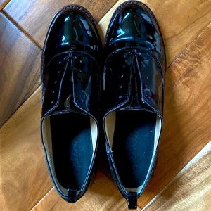 Splendid patent leather Oxford shoes